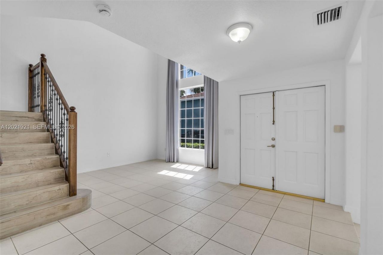 5175 NW 108th Pl, Doral, FL 33178 Photo