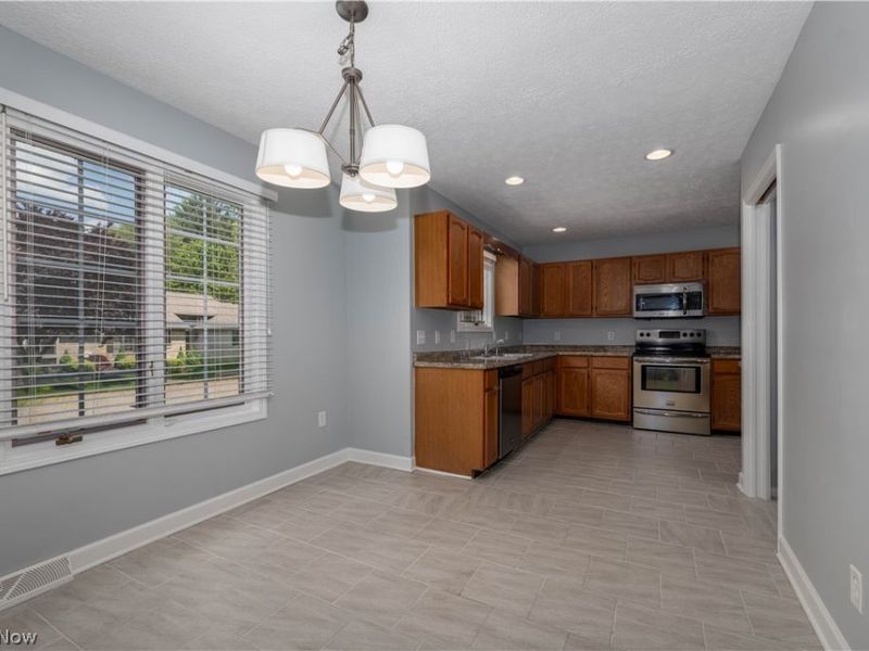 4920 Pond Drive NW, North Canton, OH 44720 Photo 6