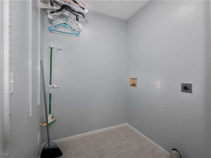 4920 Pond Drive NW, North Canton, OH 44720 Photo 7