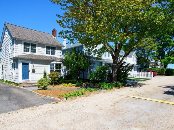 8 Revilo Road, Bayville, NY 11709