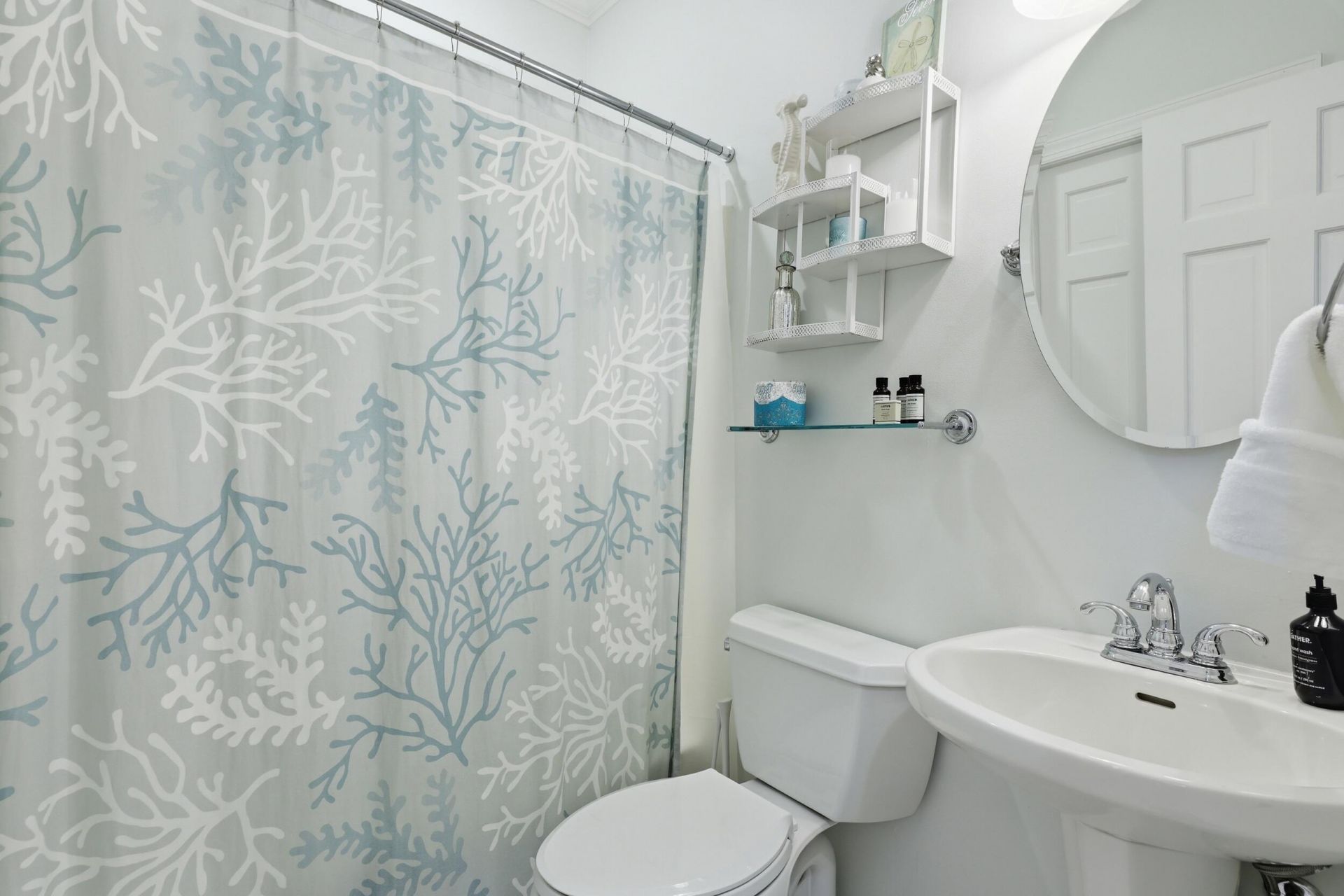 30 Ocean Point Drive Photo 17
