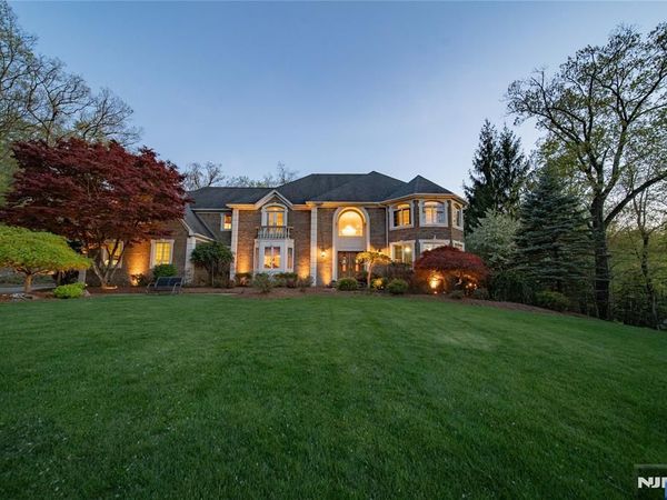 43 Walsh Drive, MAHWAH, NJ 07430