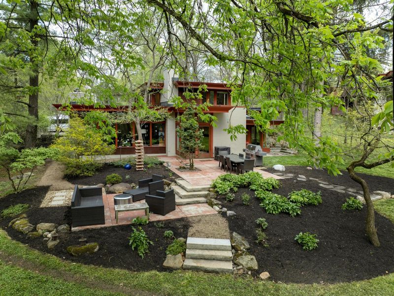 529 Plymouth Street , Worthington, OH 43085 Photo 3