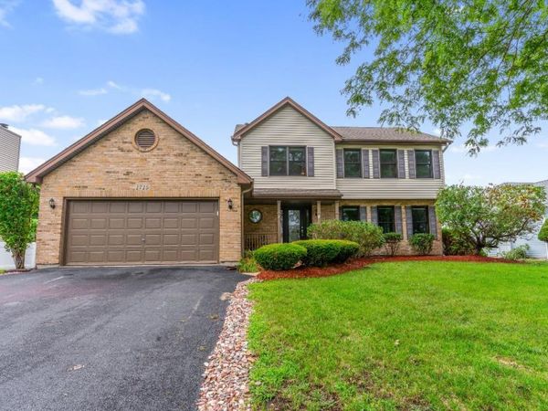 1715 Chestnut Hill Road, Plainfield, IL 60586