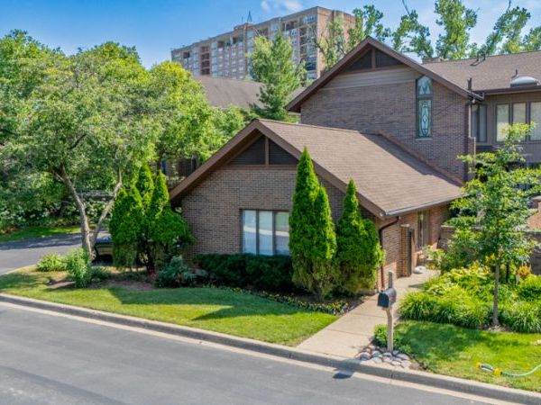 1210 Hawthorne Lane , Unit 1, Hinsdale, IL 60521