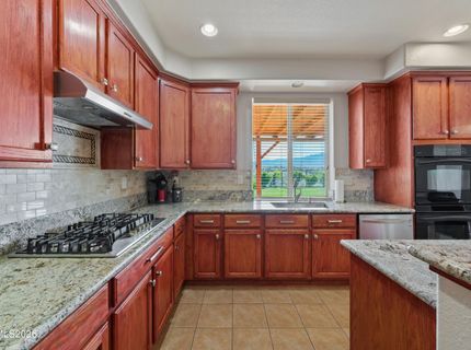 8135 Fire Opal Lane, Reno, NV 89506 Photo