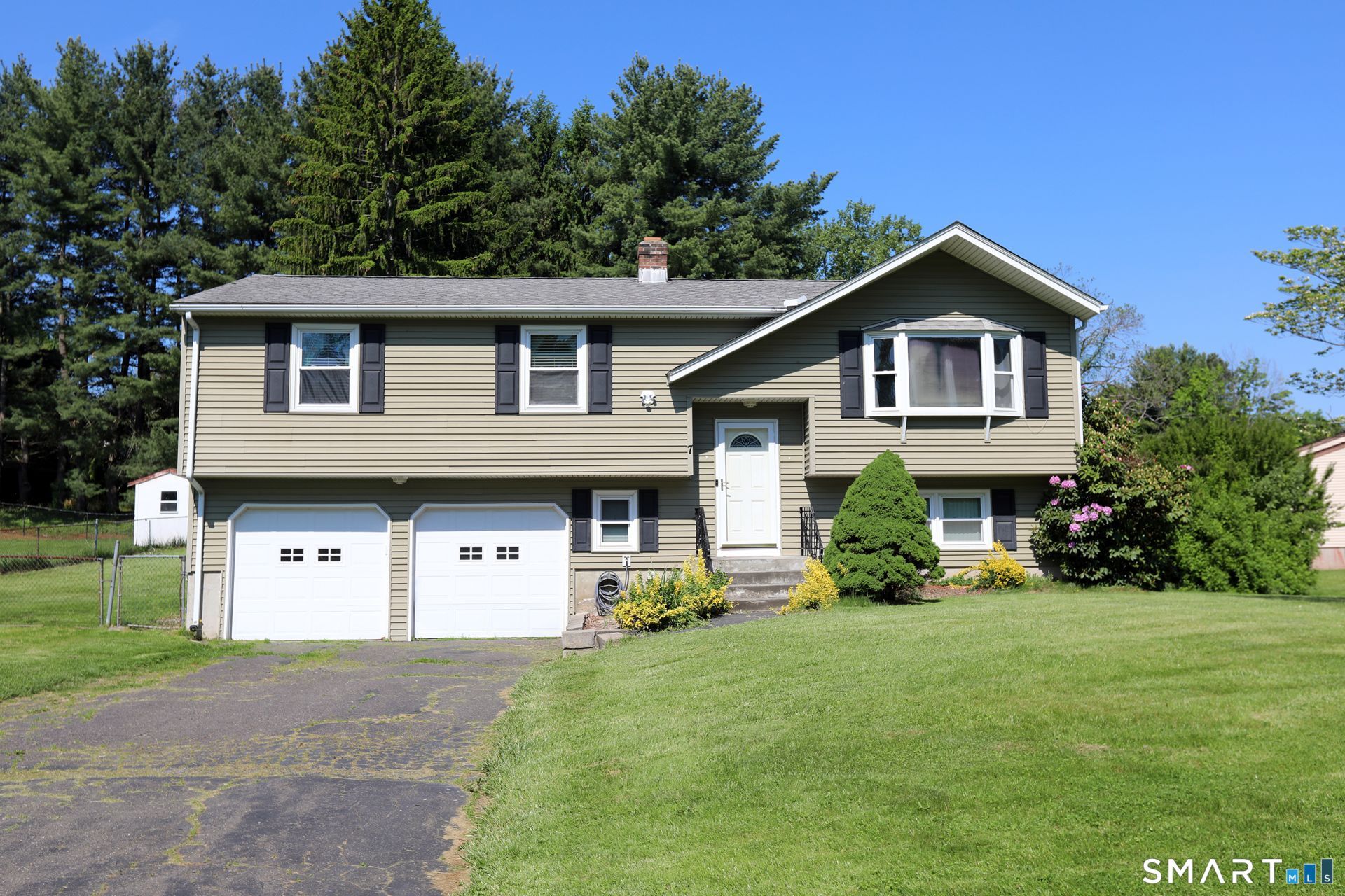7 Jonathan, Bloomfield, CT 06002 Main Photo