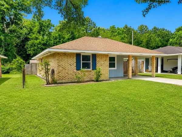 25623 ROSEDOWN Drive, Denham Springs, LA 70726