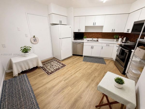 5151 Collins Ave , Unit 1520, Miami Beach, FL 33140
