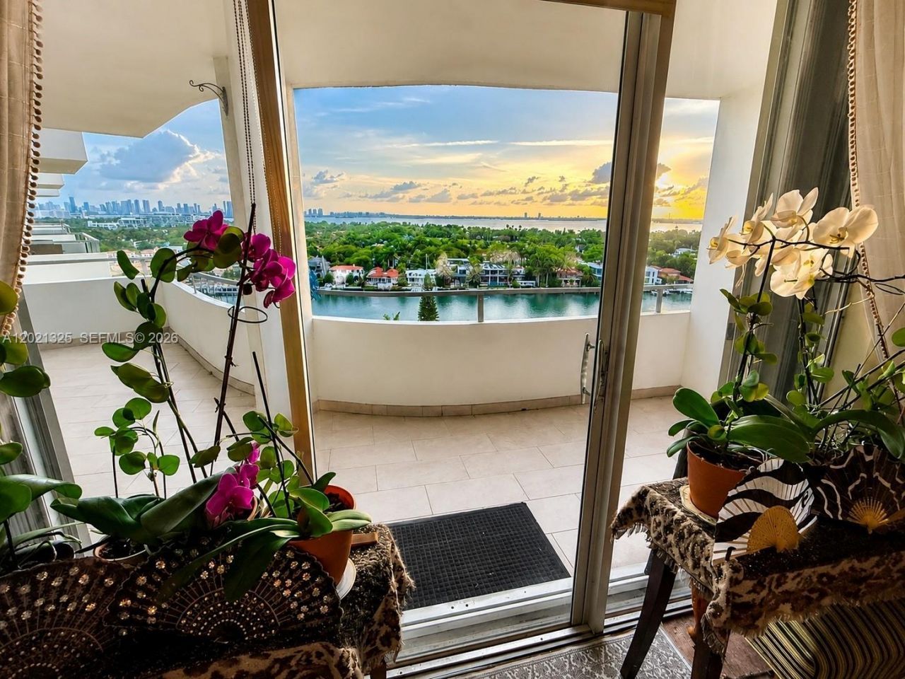 5151 Collins Ave , Unit 1520, Miami Beach, FL 33140 Photo