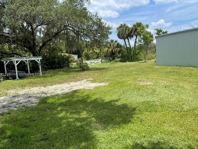 1326 Red Barn Rd , Moore Haven, FL 33471 Photo