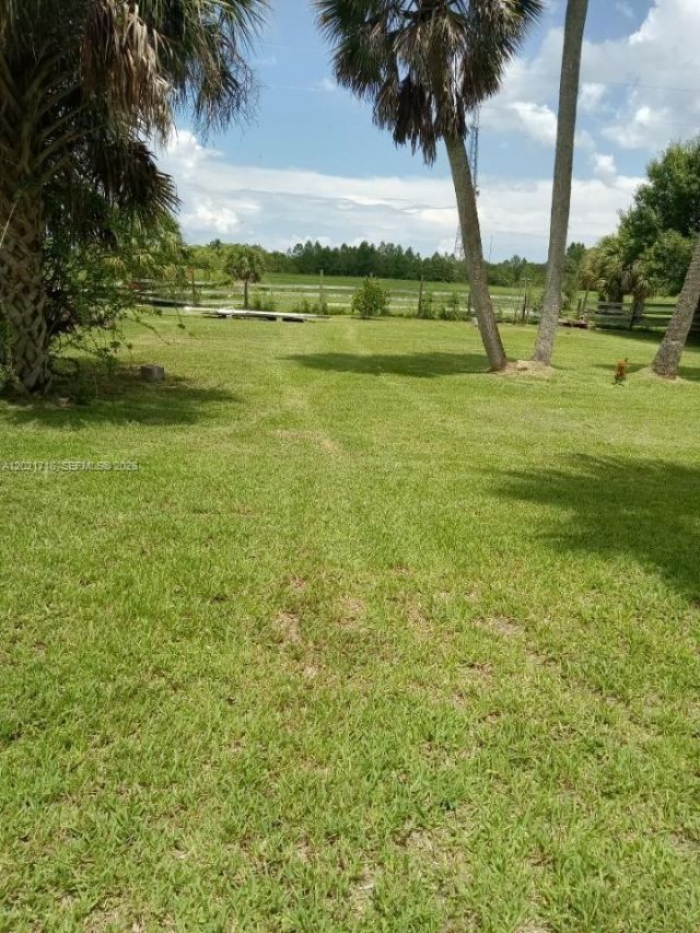1326 Red Barn Rd , Moore Haven, FL 33471 Photo