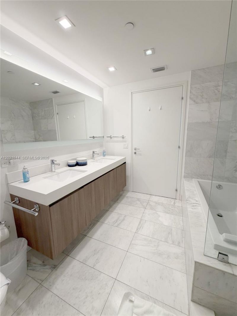 401 N Birch Rd , Unit 415, Fort Lauderdale, FL 33304 Photo