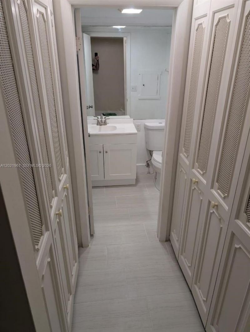 3680 Inverrary Dr, Unit 2M, Lauderhill, FL 33319 Photo