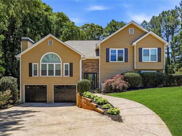 102 Hearthstone Drive, Woodstock, GA 30189