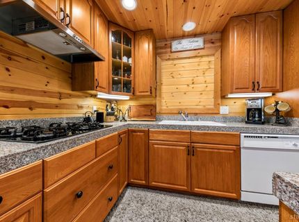 2190 Big Pine Avenue, South Lake Tahoe, CA 96150 Photo