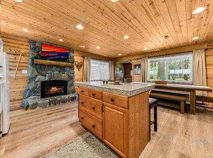 2190 Big Pine Avenue, South Lake Tahoe, CA 96150 Photo