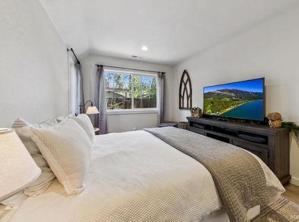2190 Big Pine Avenue, South Lake Tahoe, CA 96150 Photo