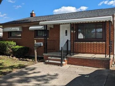 5113 Glenis Street , Dearborn Heights, MI 48125
