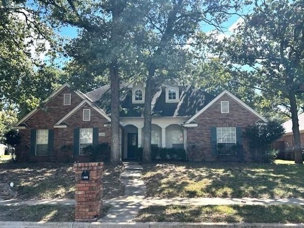 1408 Flying Jib Drive , Azle, TX 76020
