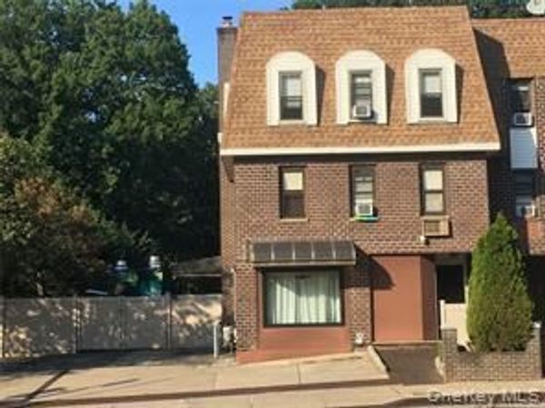 13-03 Bell Boulevard , Unit 3rd Fl, Bayside, NY 11360