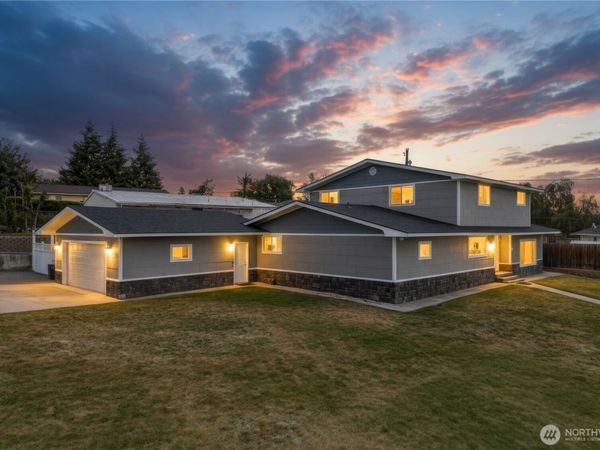 921 NW 1st Avenue , Ephrata, WA 98823