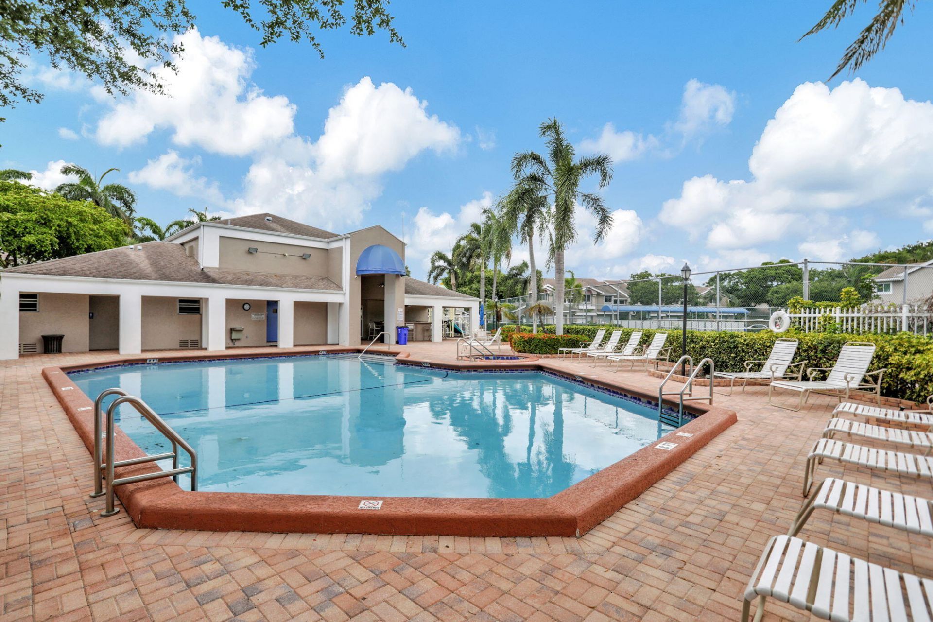 1921 Discovery Circle E, Deerfield Beach, FL 33442 Photo