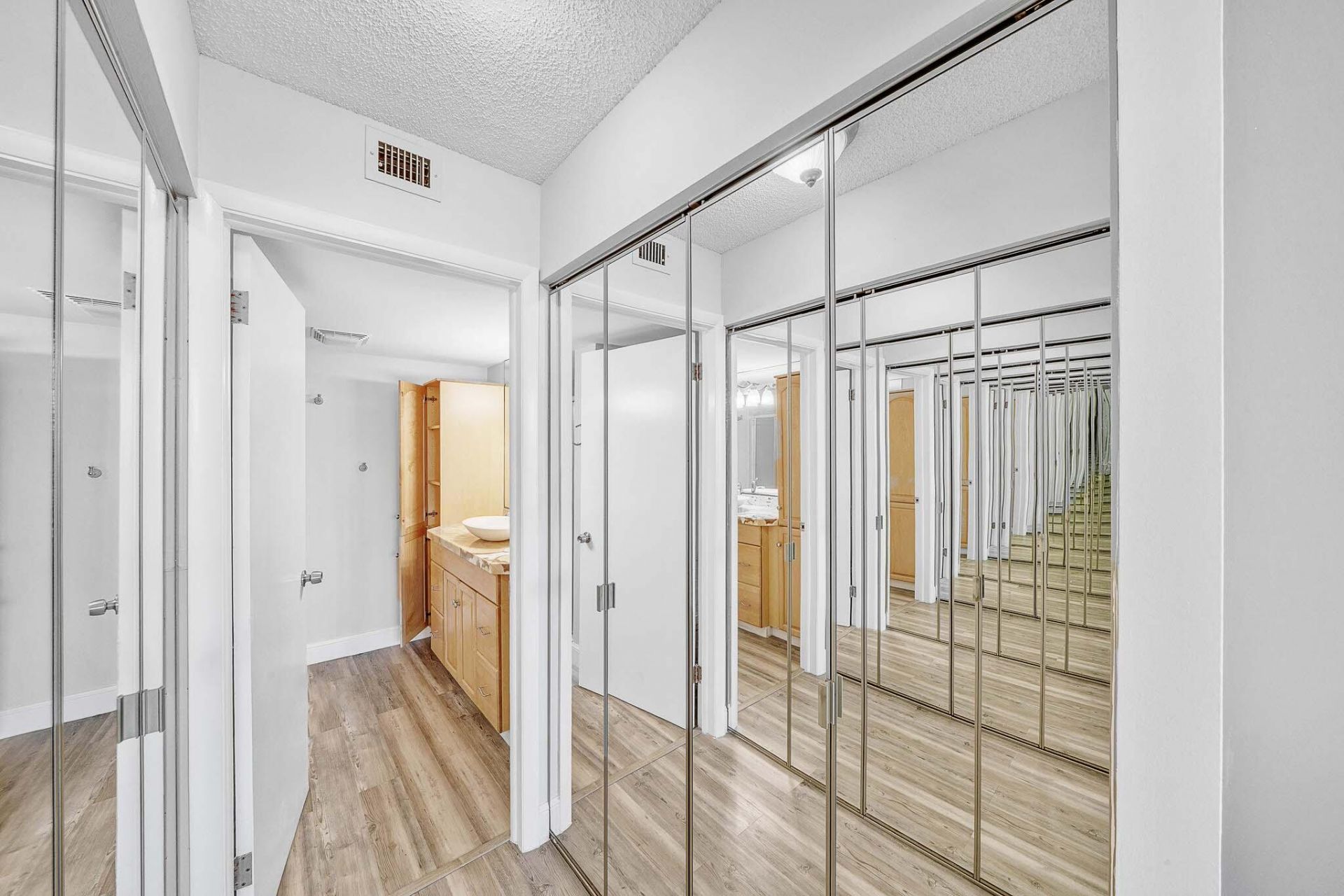 17 Royal Palm Way, Unit 3010, Boca Raton, FL 33432 Photo