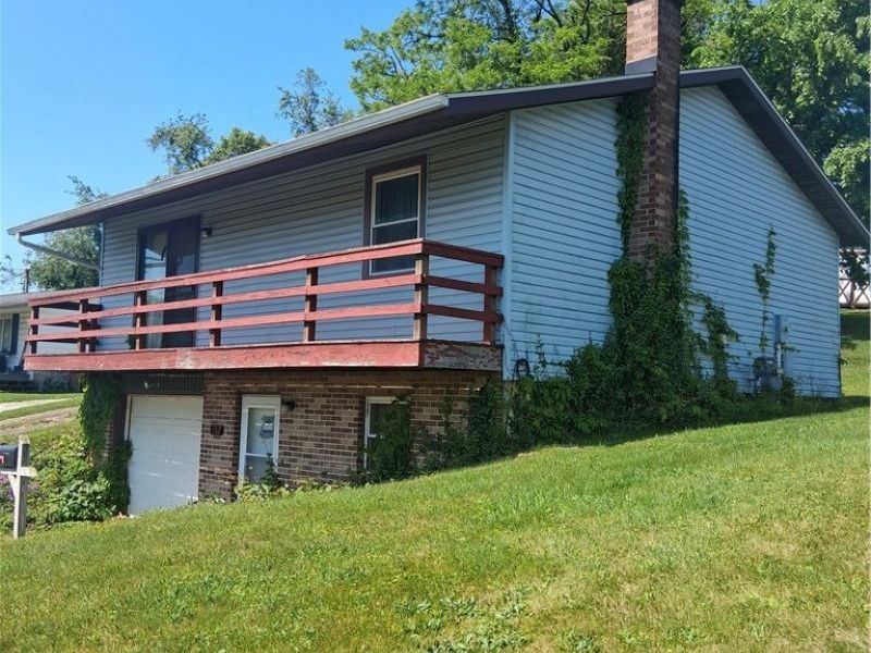132 W Highland Avenue , Barnesville, OH 43713 Photo 5