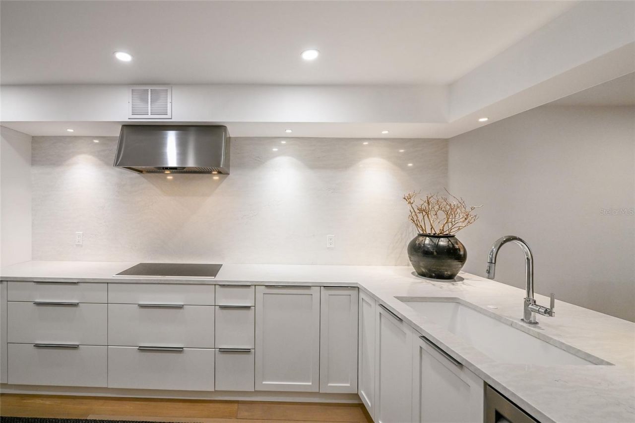 988 Blvd Of The Arts, Unit 1710, Sarasota, FL 34236 Photo