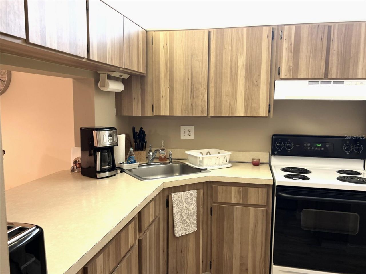2655 Pine Ridge Way N, Unit B1, Palm Harbor, FL 34684 Photo