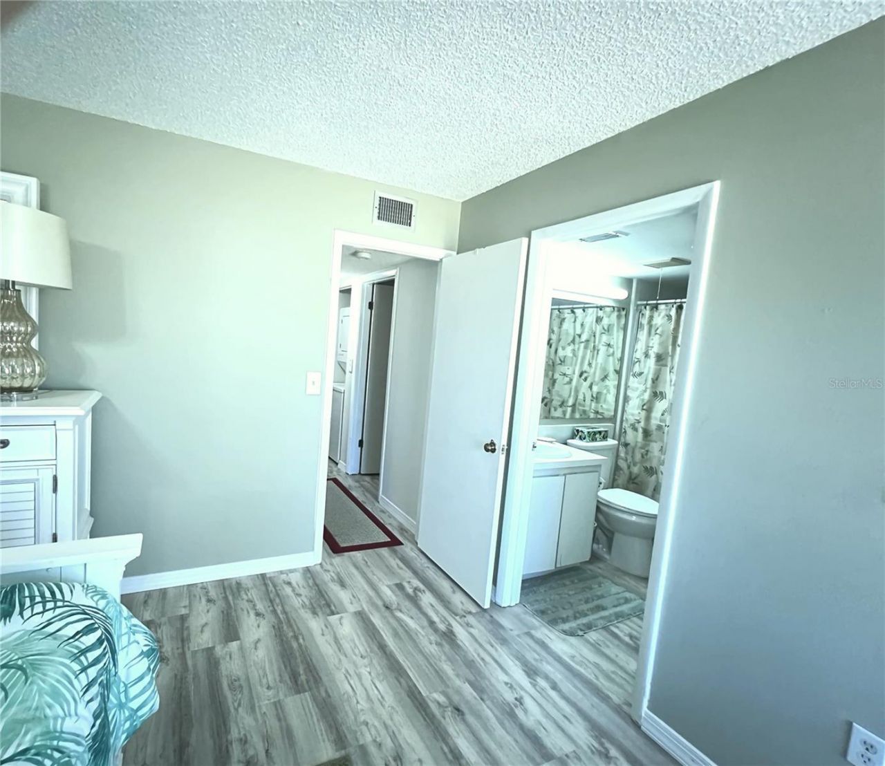 2655 Pine Ridge Way N, Unit B1, Palm Harbor, FL 34684 Photo