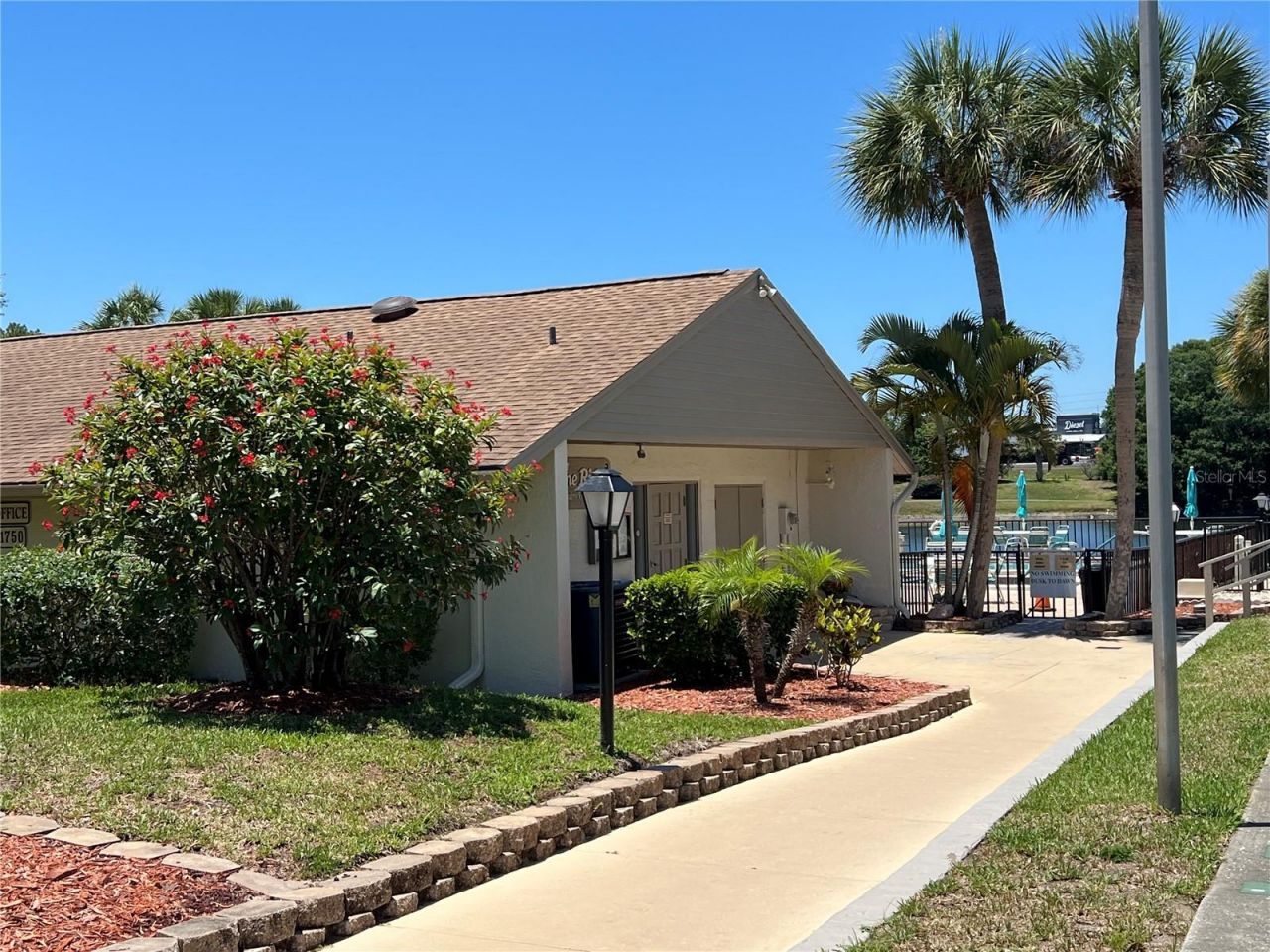 2655 Pine Ridge Way N, Unit B1, Palm Harbor, FL 34684 Photo