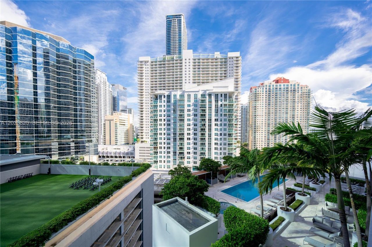 1300 Brickell Bay Dr , Unit 1601, Miami, FL 33131 Photo