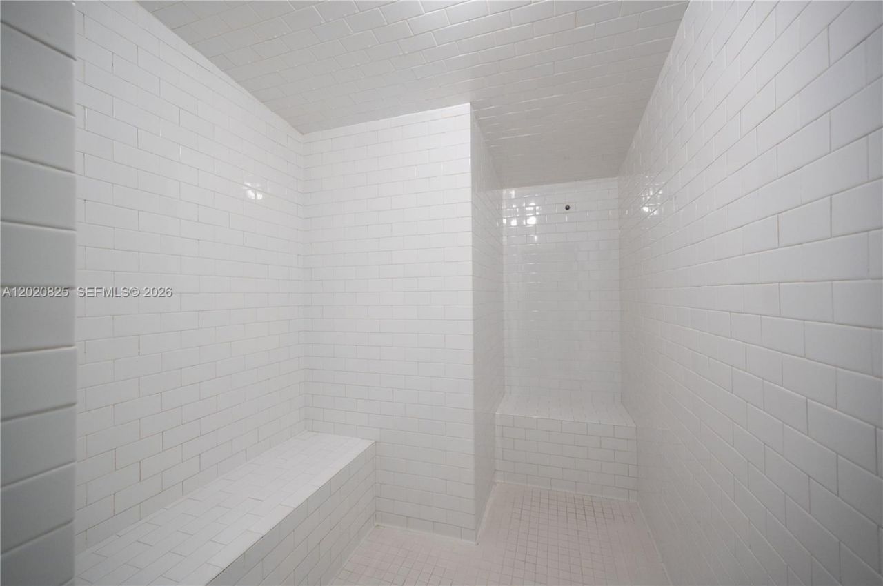 1300 Brickell Bay Dr , Unit 1601, Miami, FL 33131 Photo