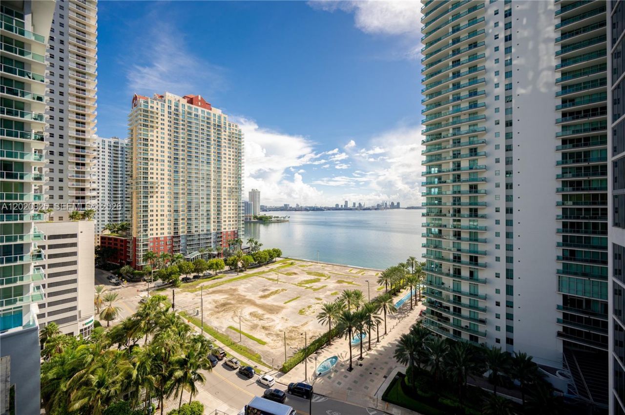 1300 Brickell Bay Dr , Unit 1601, Miami, FL 33131 Photo