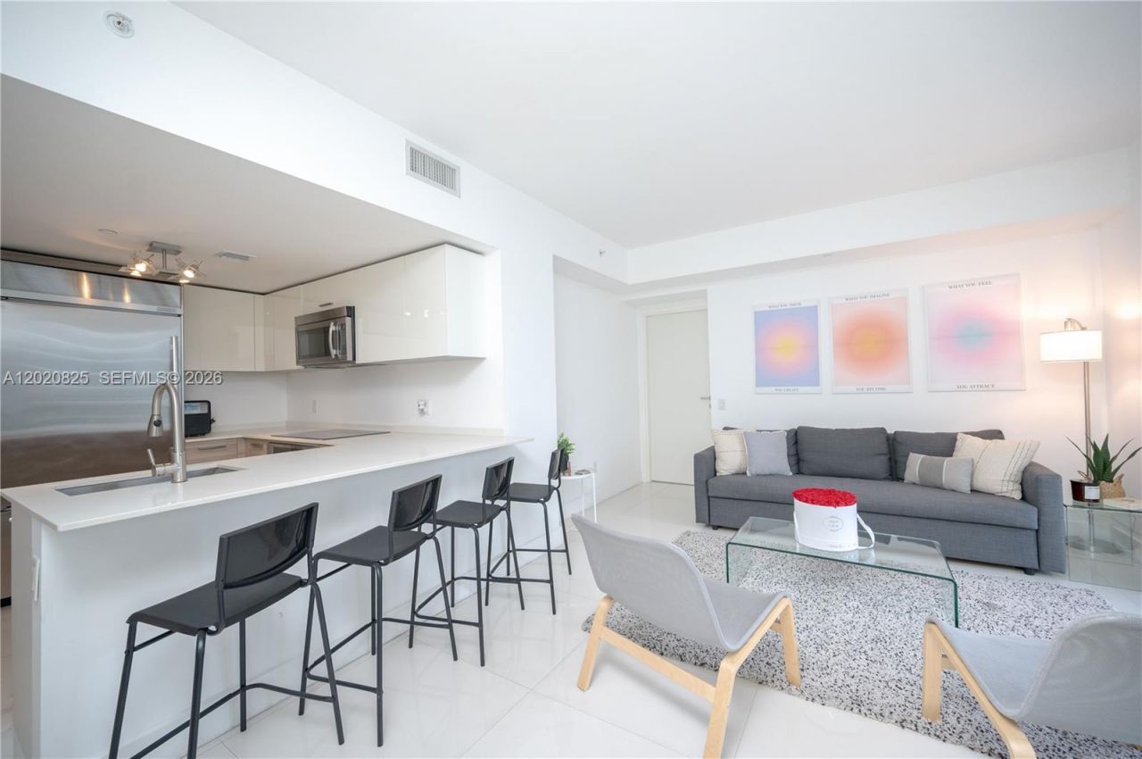 1300 Brickell Bay Dr , Unit 1601, Miami, FL 33131 Photo