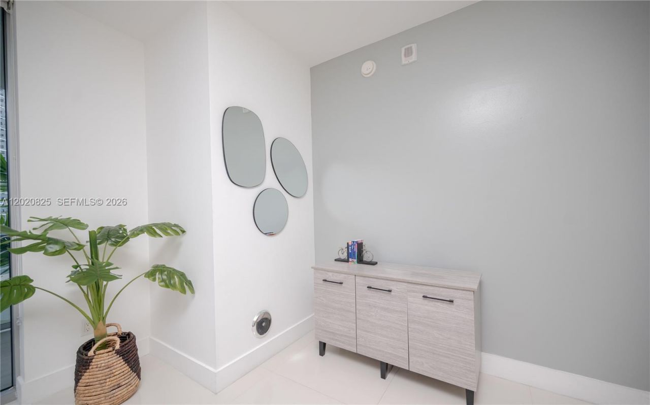 1300 Brickell Bay Dr , Unit 1601, Miami, FL 33131 Photo