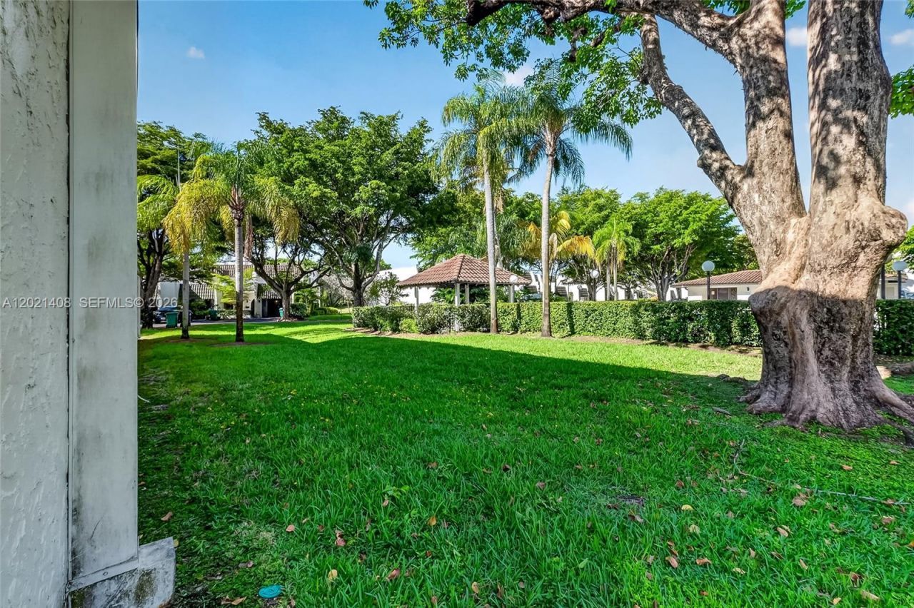 8887 SW 62nd Ter , Unit 10-A, Miami, FL 33173 Photo