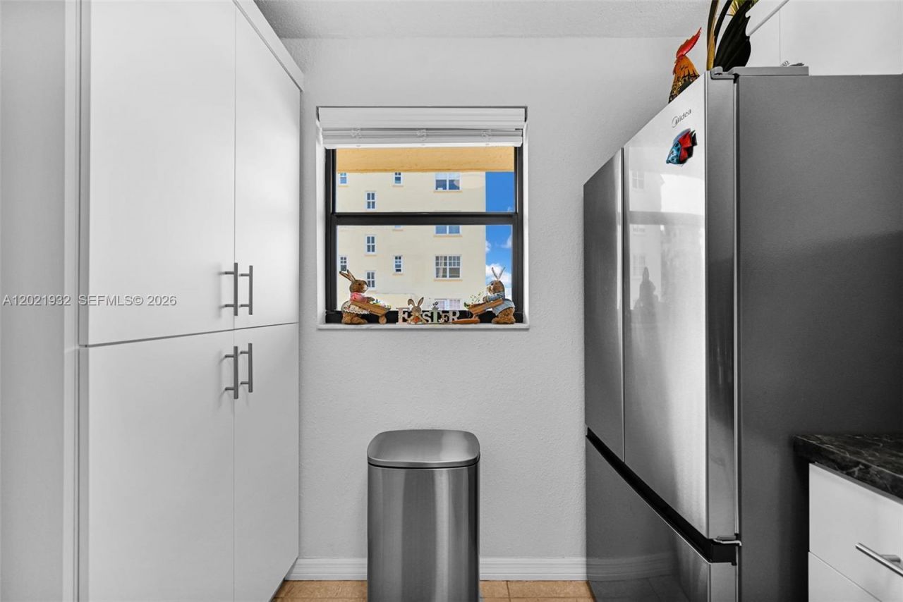 1334 Collins Ave , Unit 403, Miami Beach, FL 33139 Photo