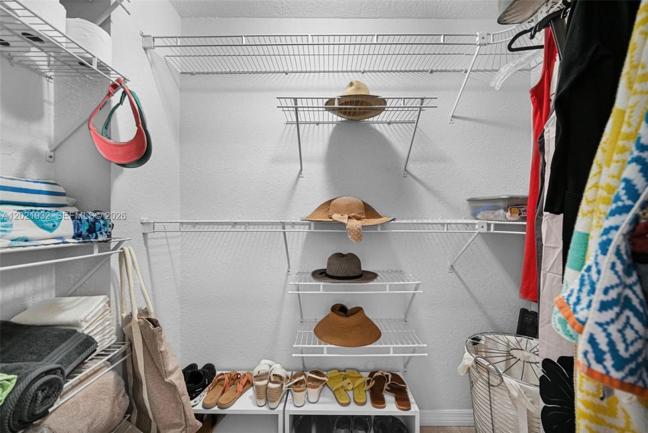 1334 Collins Ave , Unit 403, Miami Beach, FL 33139 Photo