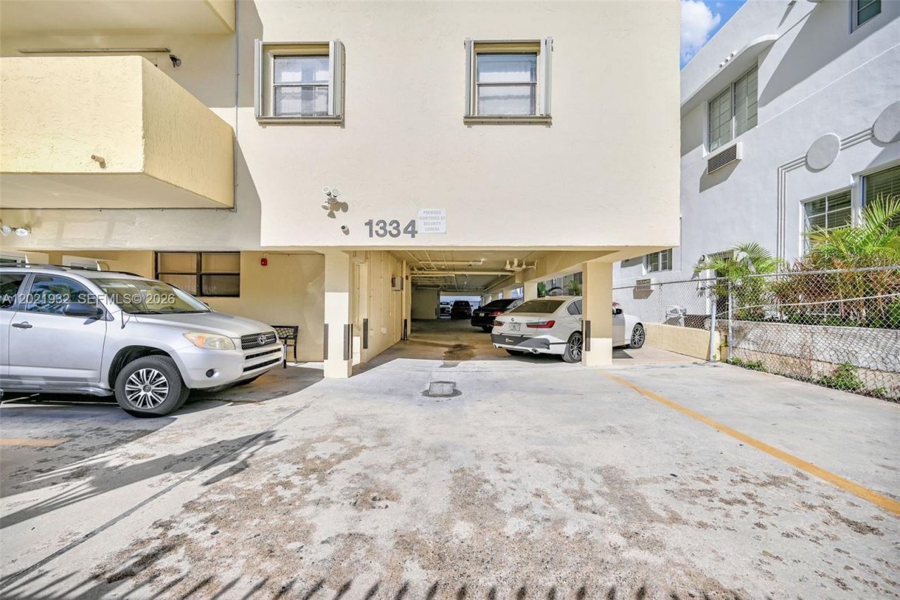 1334 Collins Ave , Unit 403, Miami Beach, FL 33139 Photo