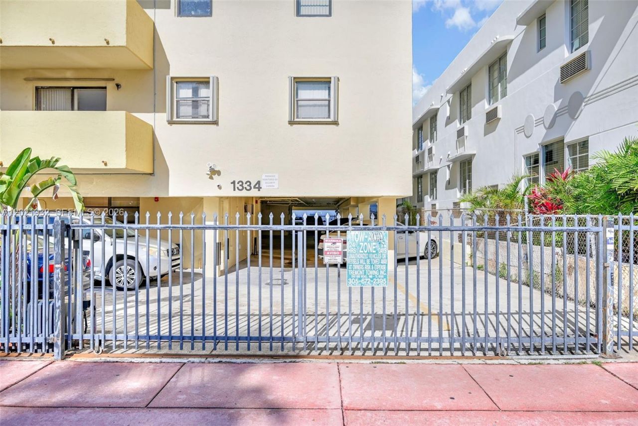 1334 Collins Ave , Unit 403, Miami Beach, FL 33139 Photo
