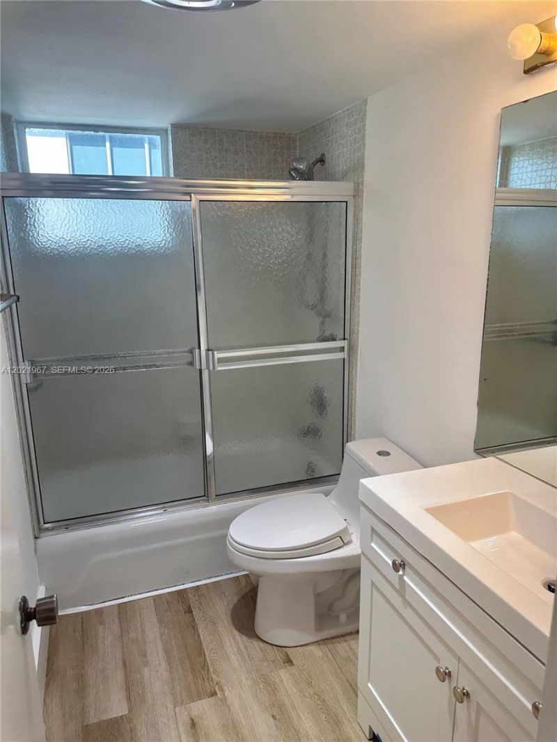 9501 E Bay Harbor Dr , Unit 5B, Bay Harbor Islands, FL 33154 Photo