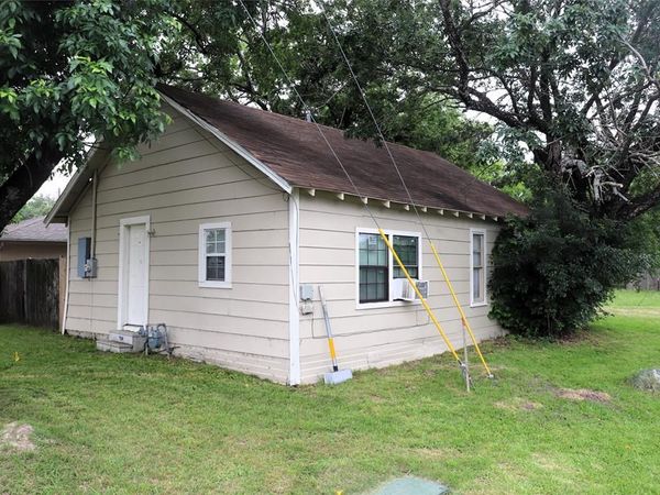 2510 Gilmer Street , Caddo Mills, TX 75135