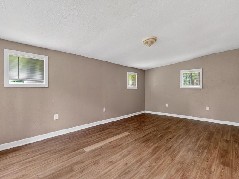 1274 Midway Avenue , Columbus, OH 43207 Photo 12