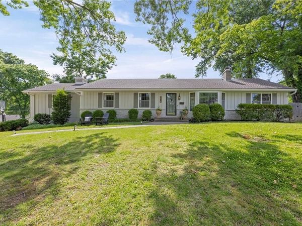 9718 Belinder Road, Leawood, KS 66206