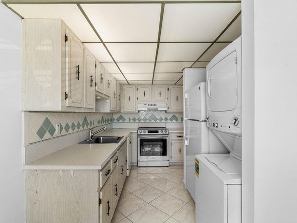 2835 SW 13th Street, Unit 202, Delray Beach, FL 33445