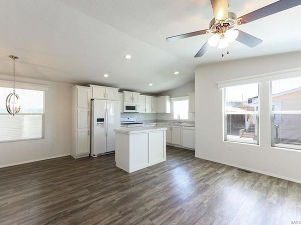 62 Hummingbird Ln., Oceanside, CA 92057