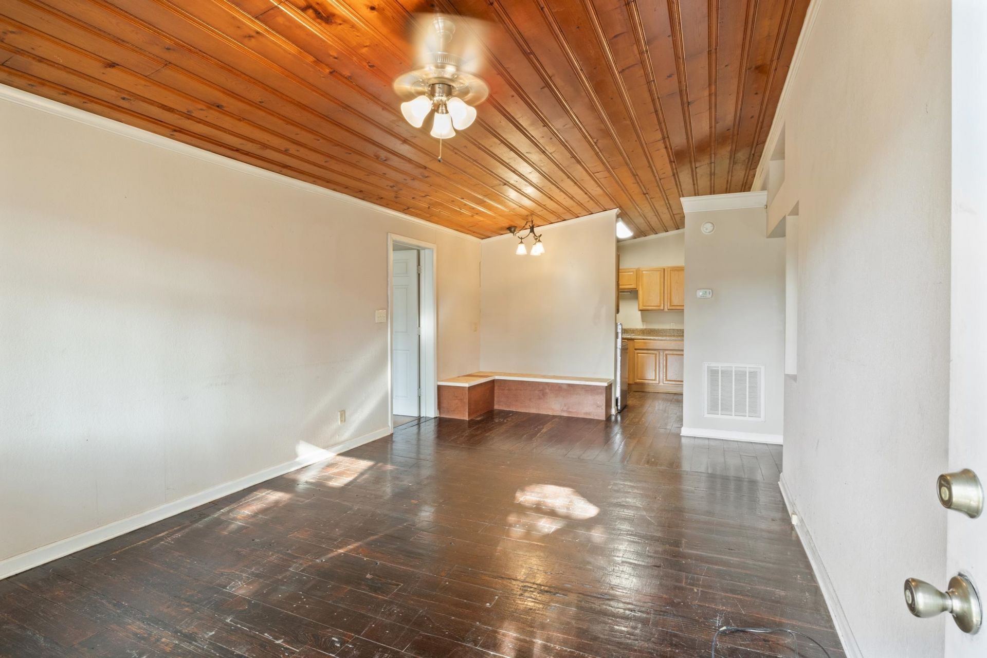 111 N Hollywood Dr.  Photo 10